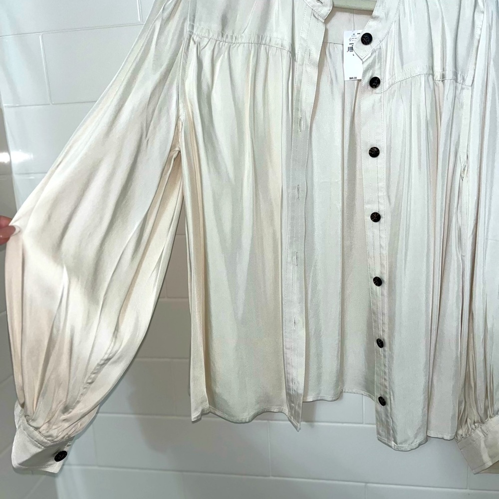 Banana Republic Large Cream Flounce Blouse